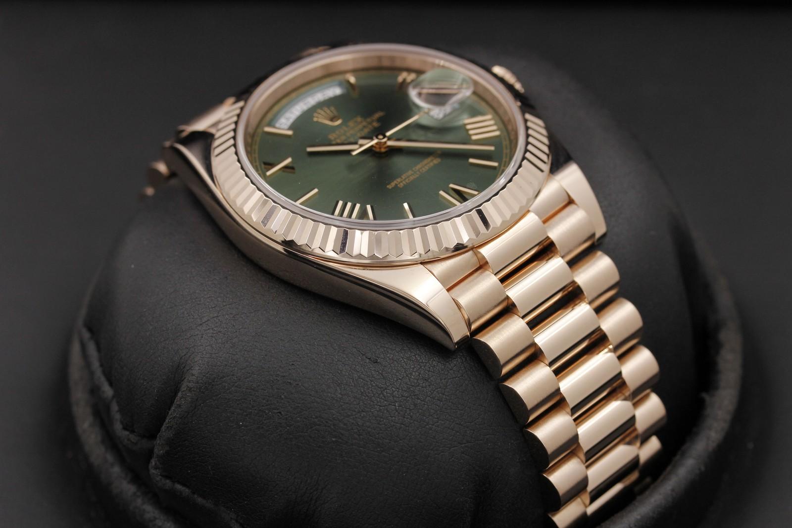 Watch Image 6