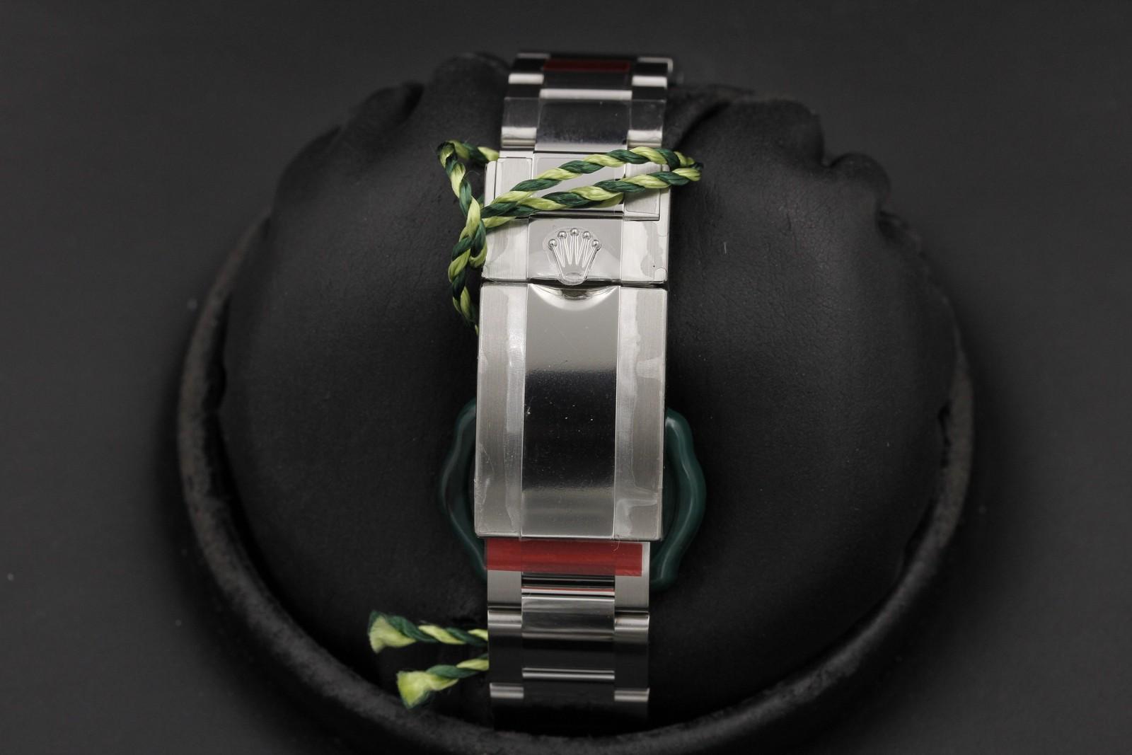 Watch Image 7