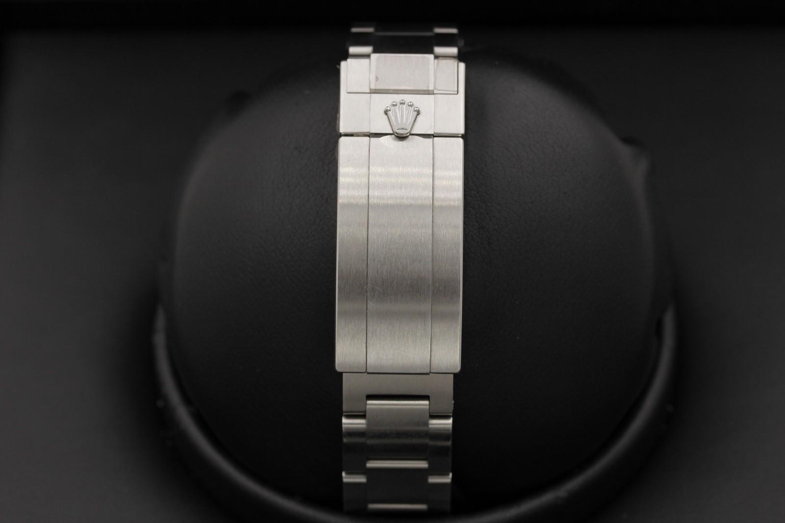 Watch Image 7