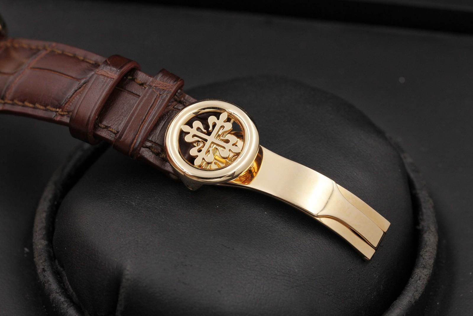 Watch Image 9