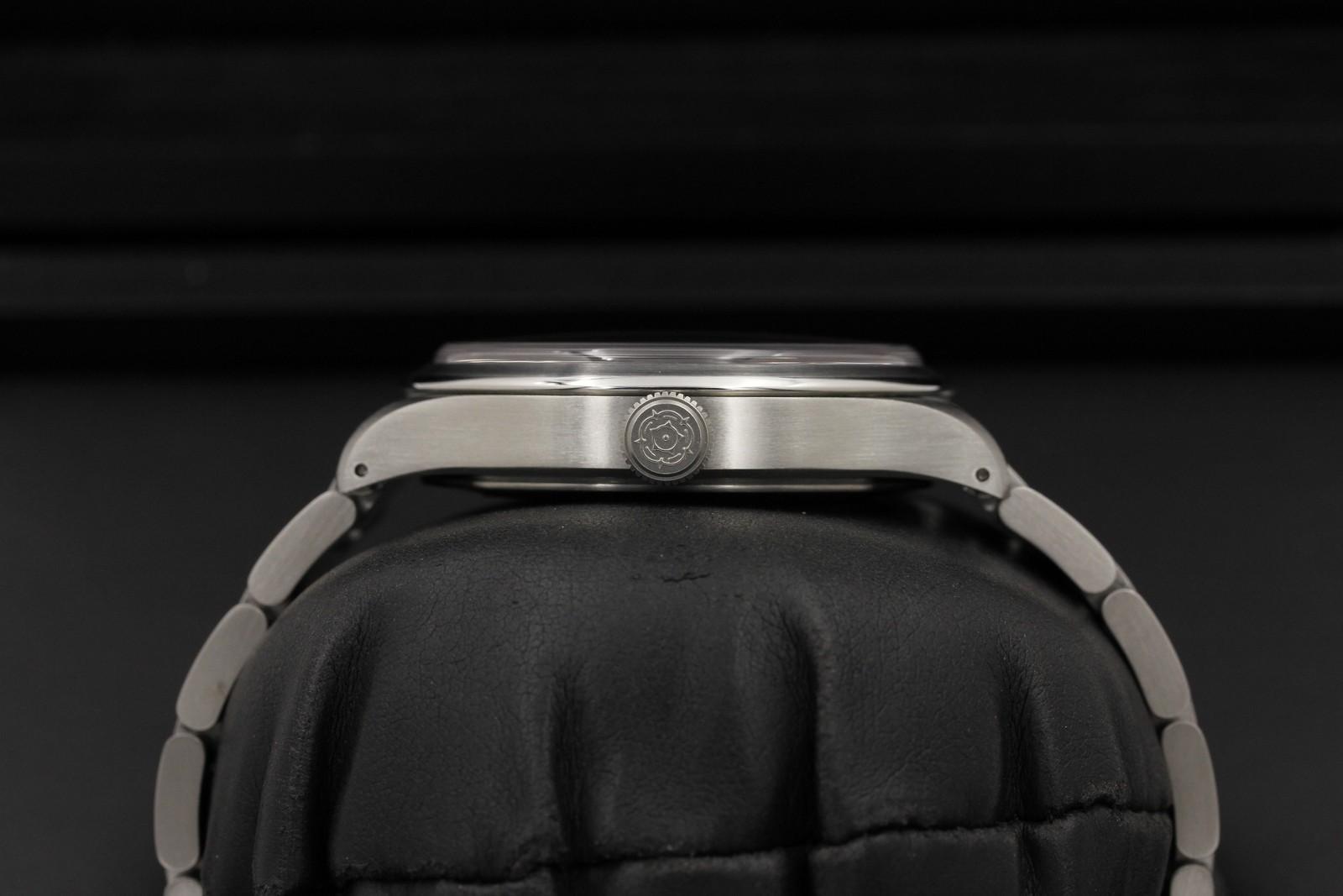 Watch Image 3
