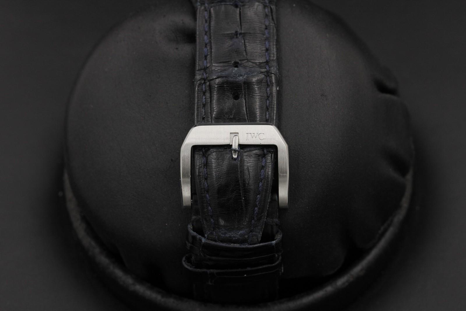 Watch Image 7