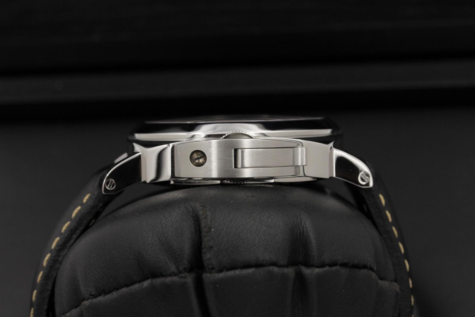 Watch Image 3