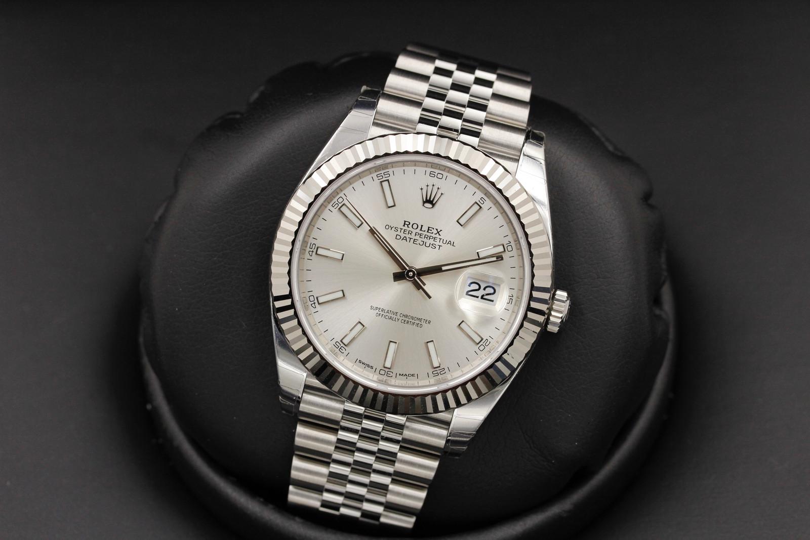 Watch Image 8