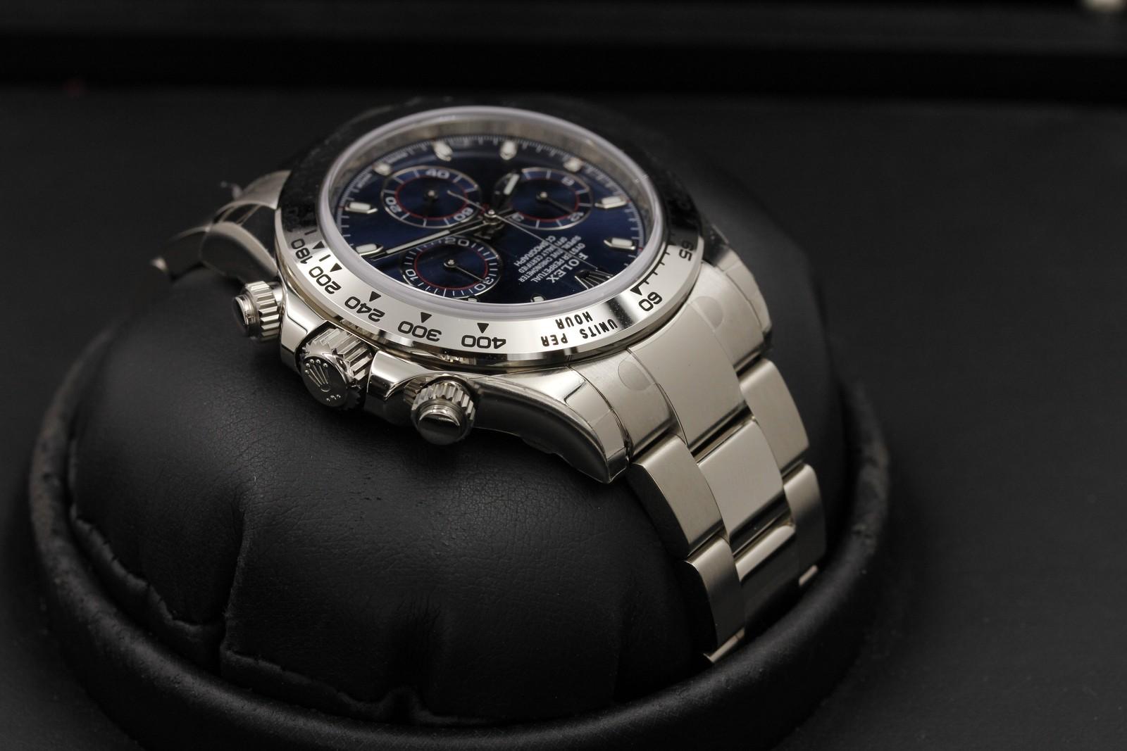 Watch Image 4