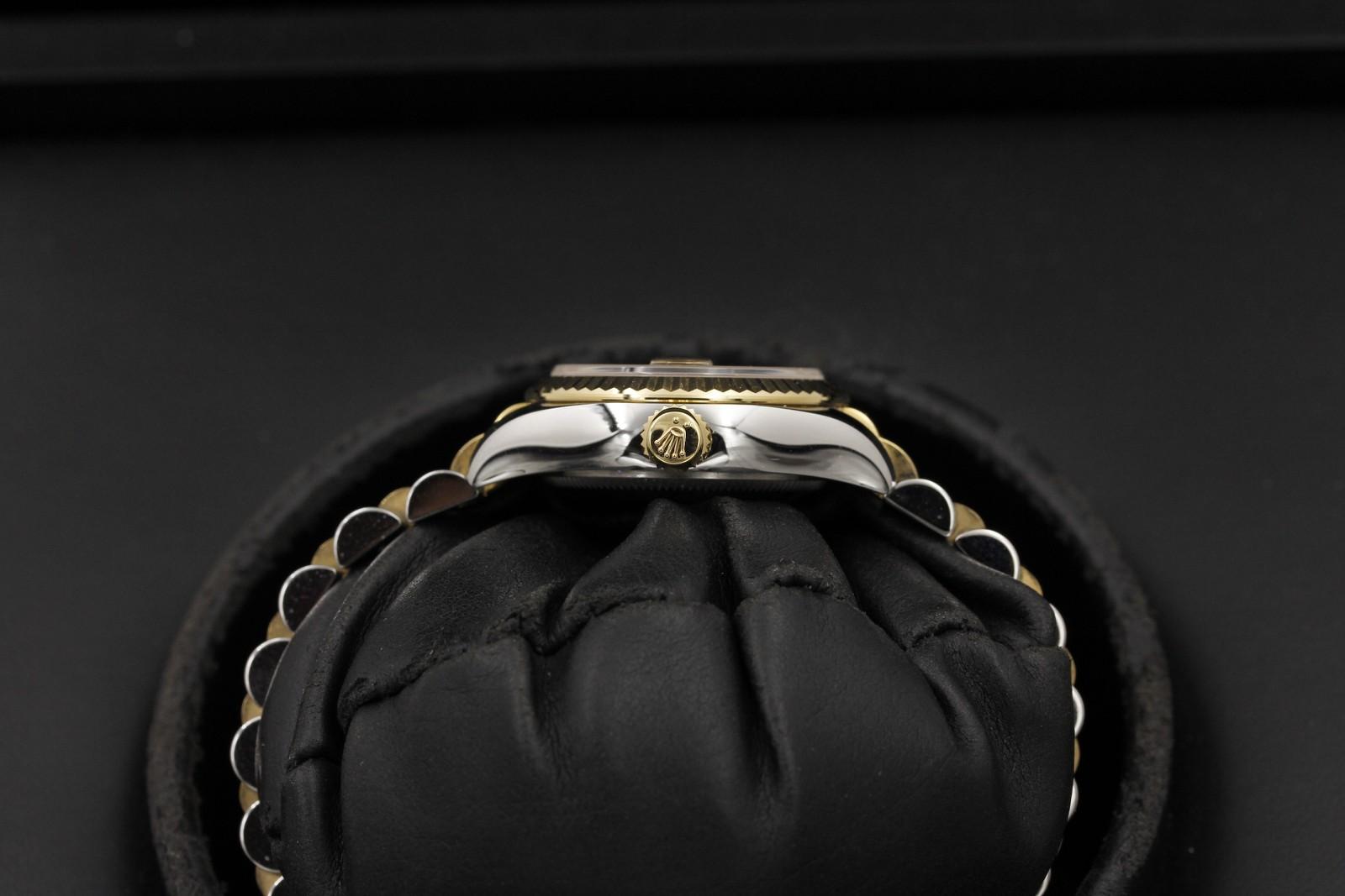 Watch Image 3
