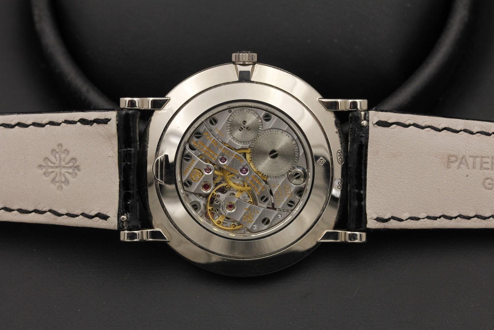 Watch Image 10