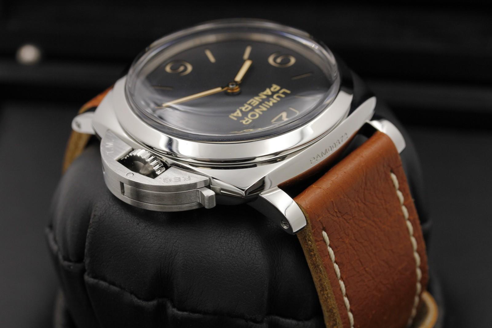 Watch Image 4