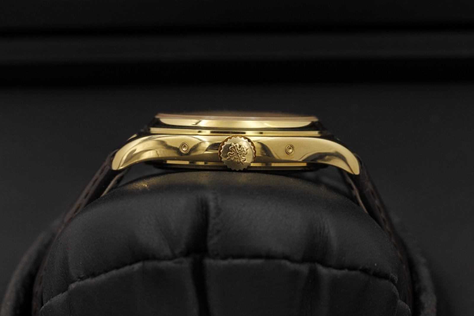 Watch Image 3