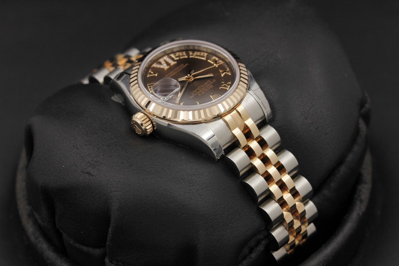 Watch Image 4