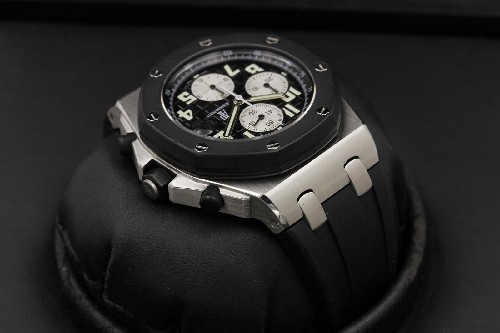 Watch Image 4