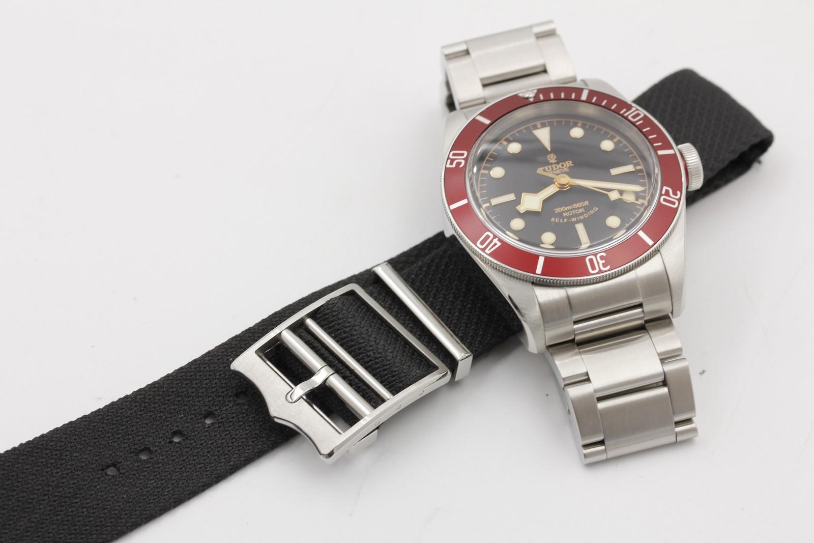 Watch Image 11