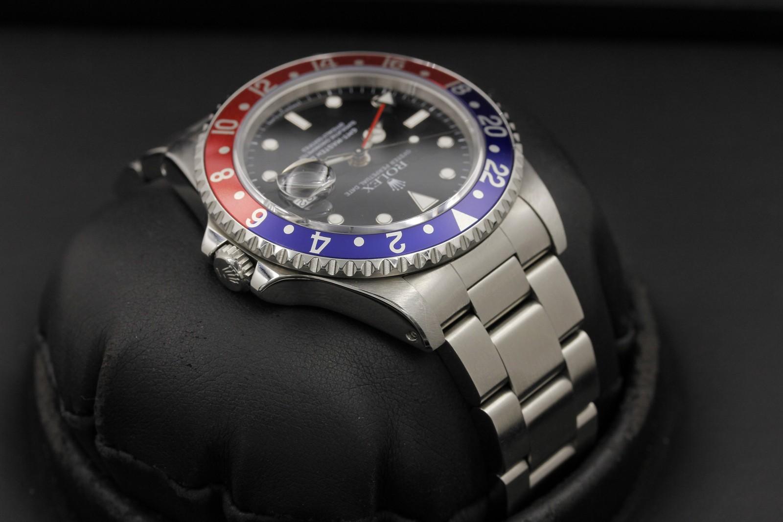 Watch Image 4