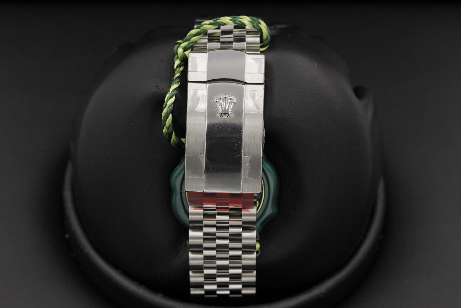 Watch Image 7