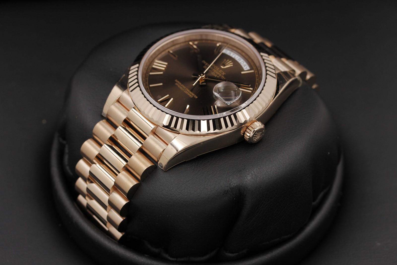 Watch Image 2