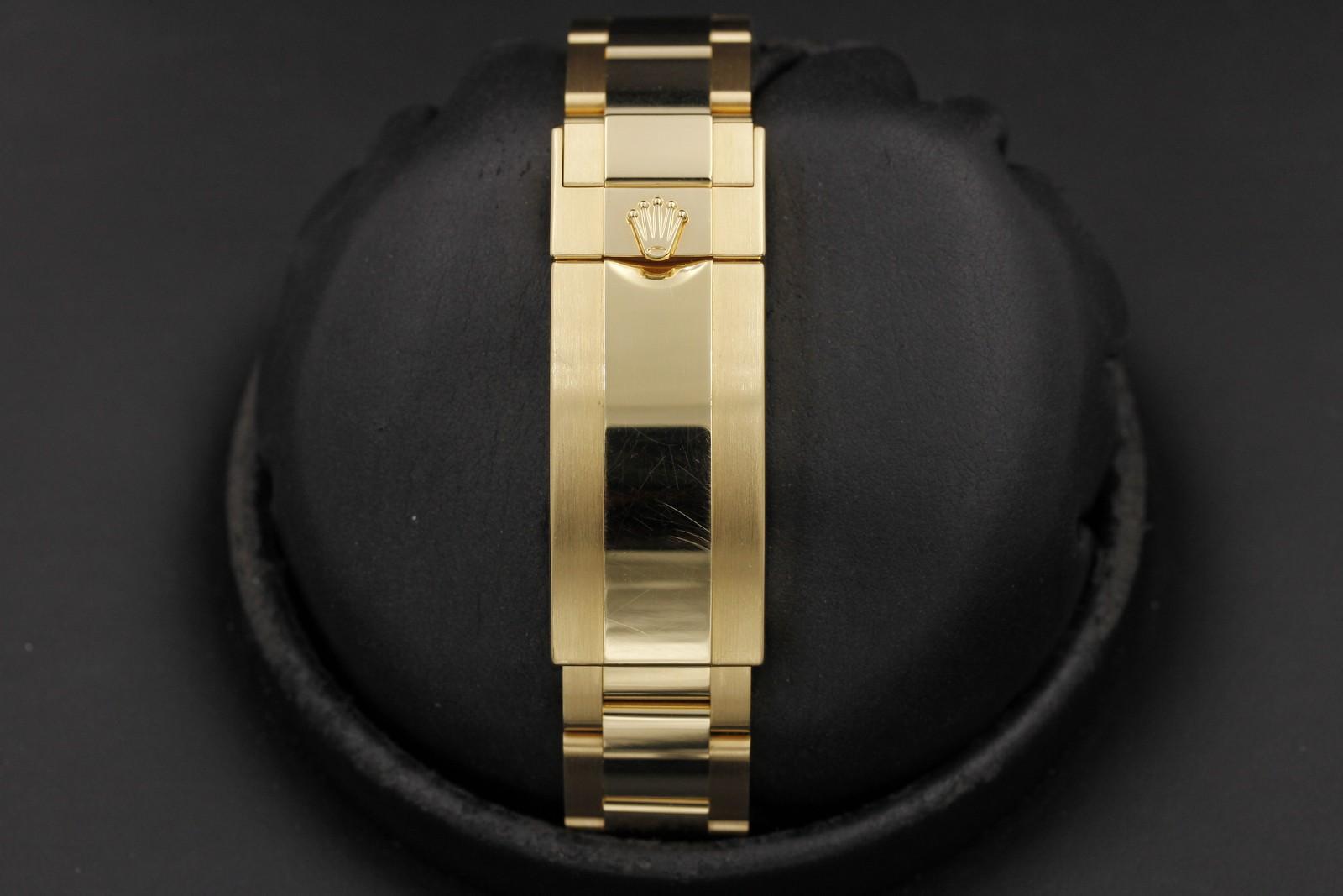 Watch Image 7