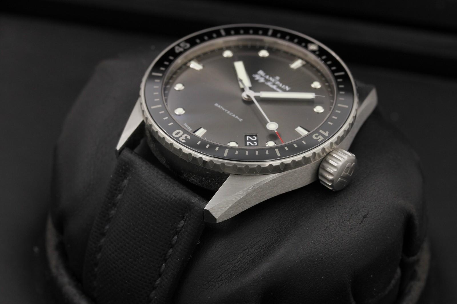 Watch Image 2