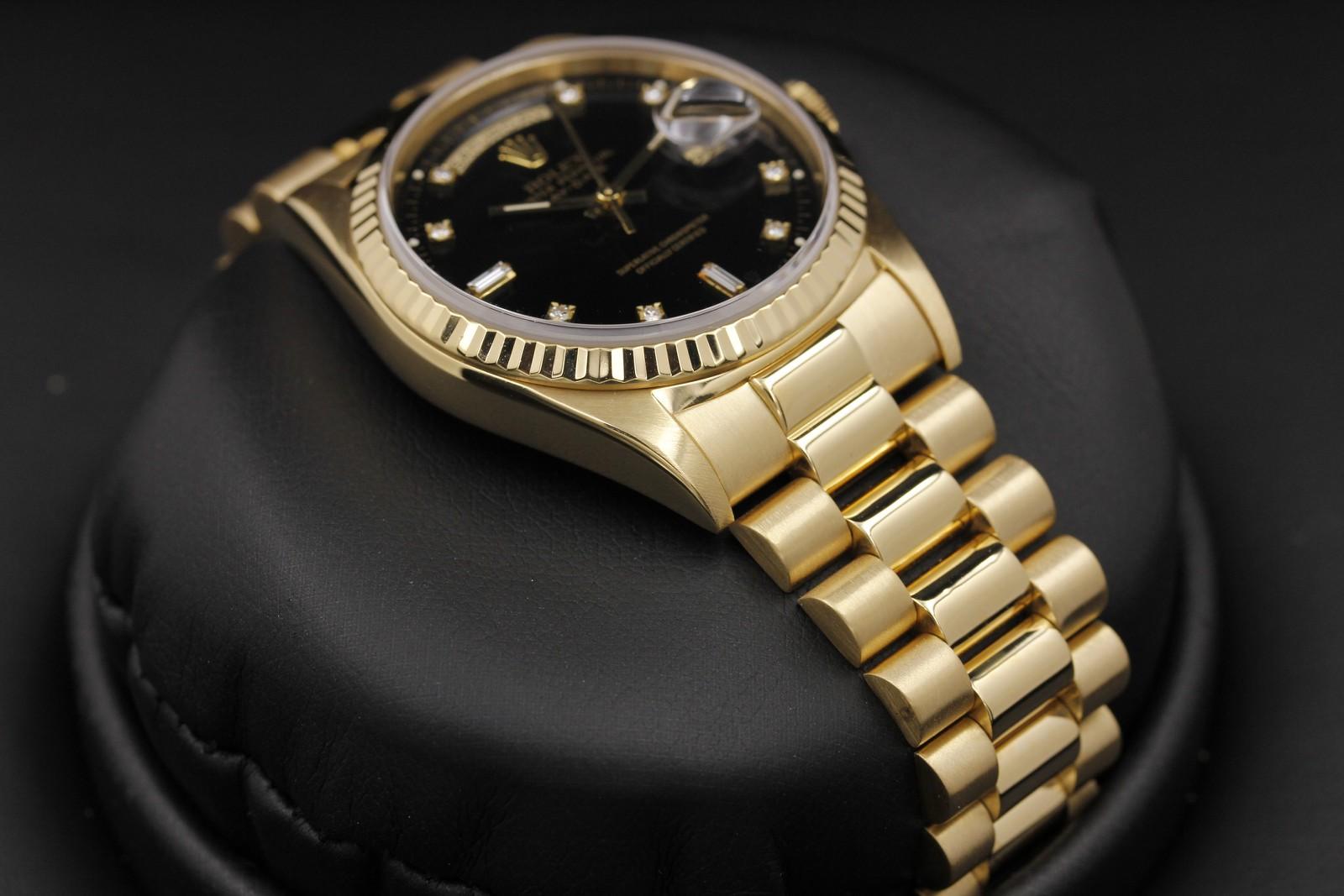 Watch Image 6