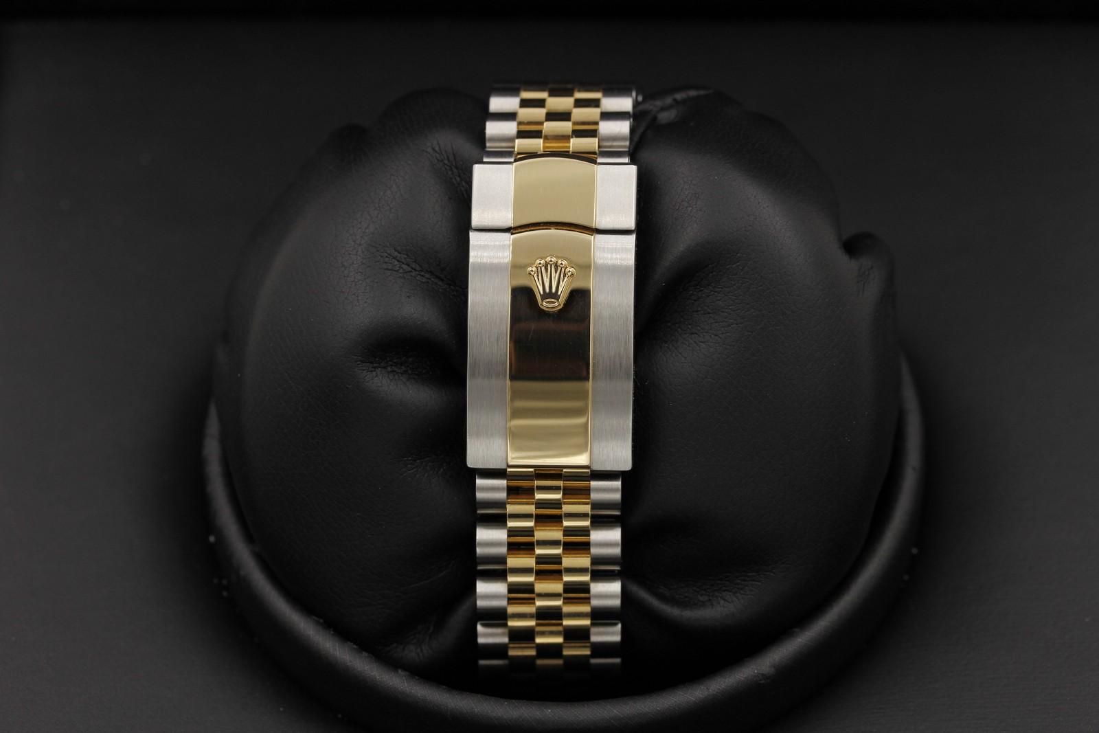Watch Image 7