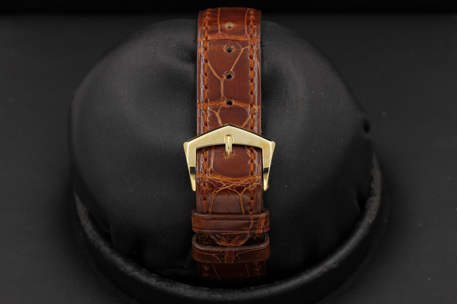 Watch Image 7