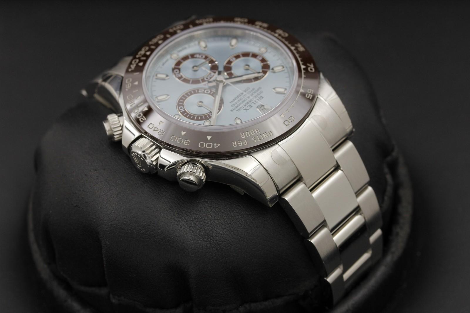 Watch Image 4