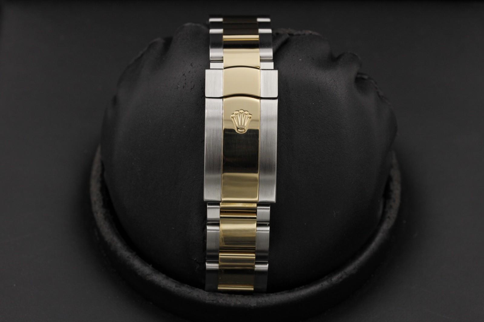 Watch Image 7