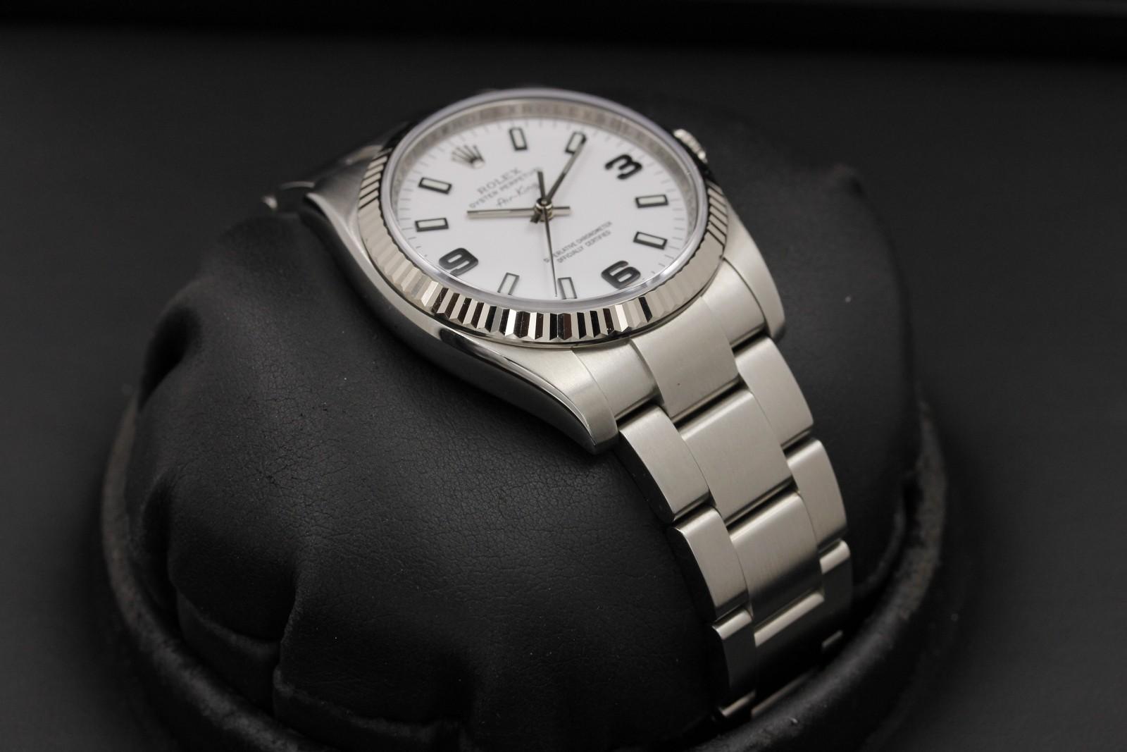 Watch Image 6