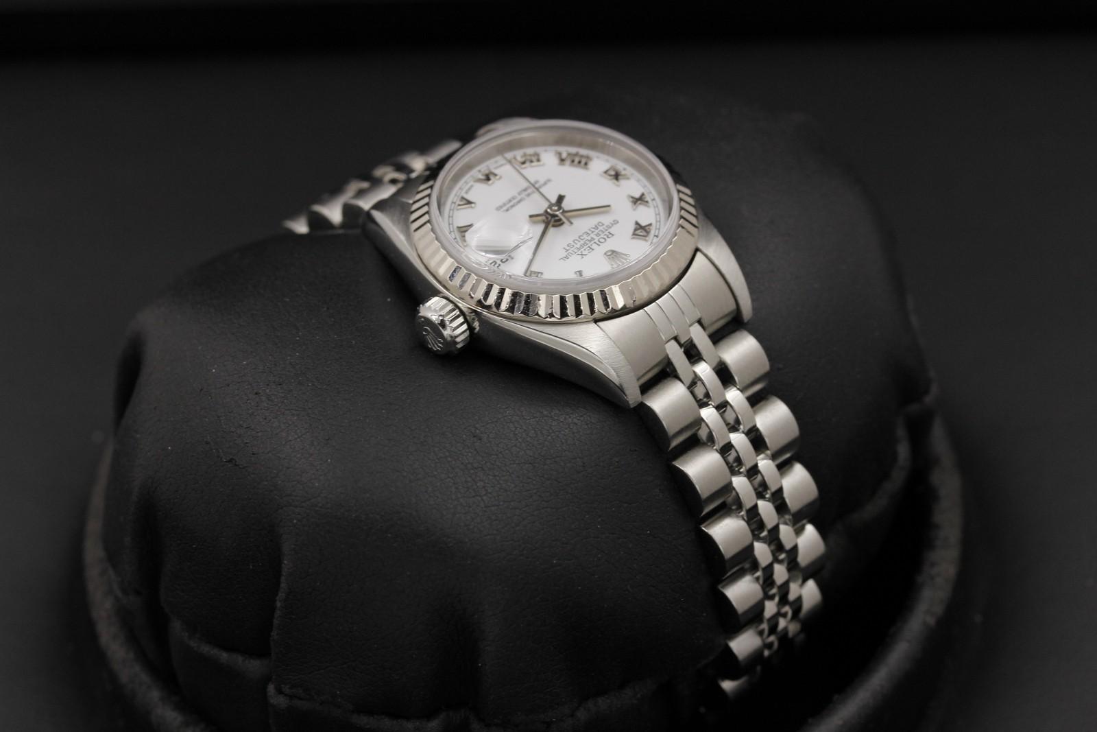 Watch Image 4