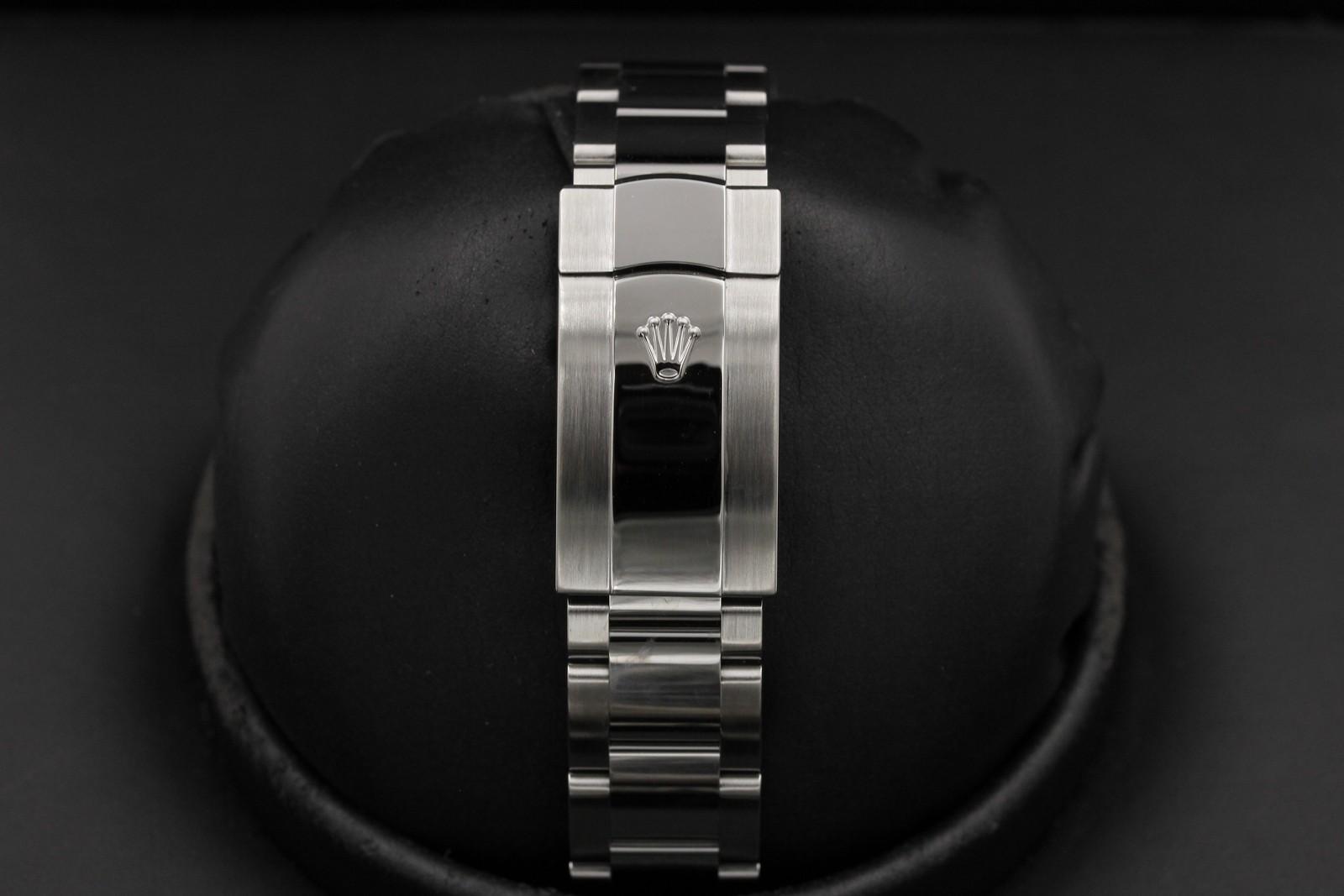 Watch Image 7