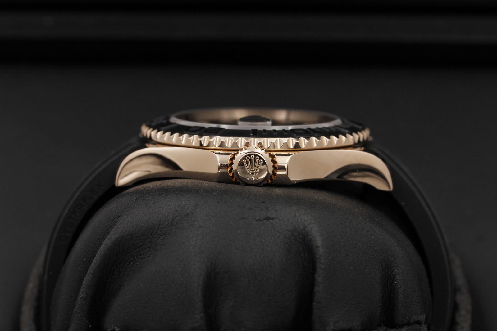 Watch Image 3