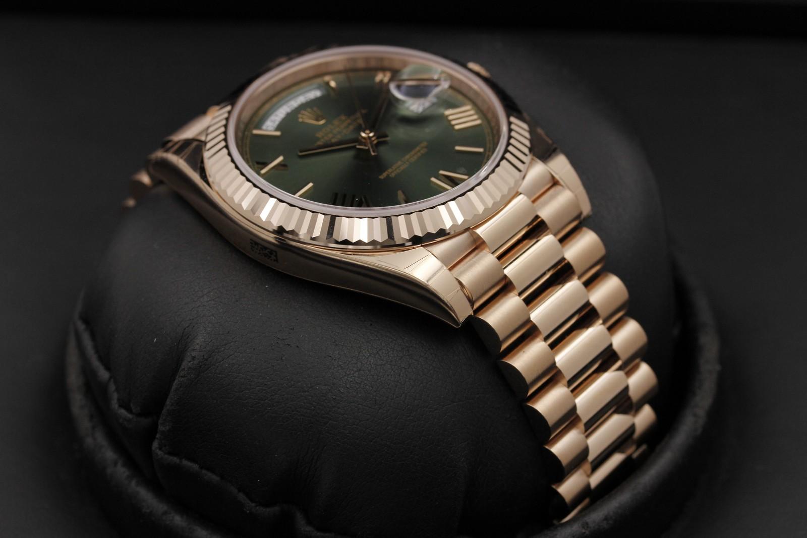 Watch Image 6