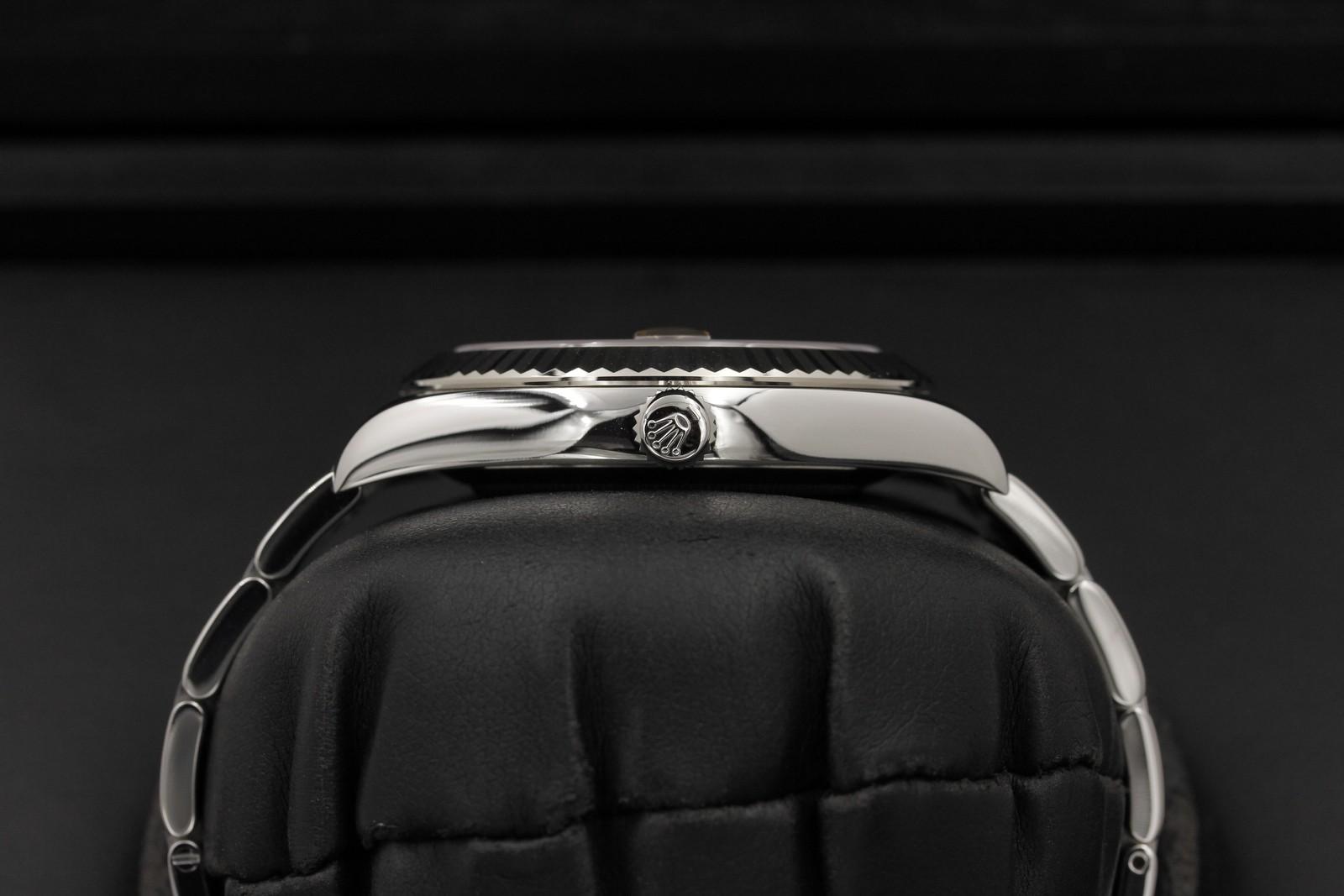 Watch Image 3