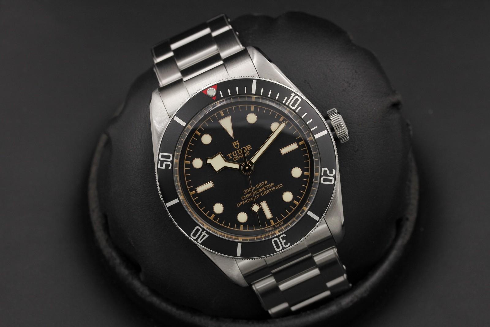Watch Image 9