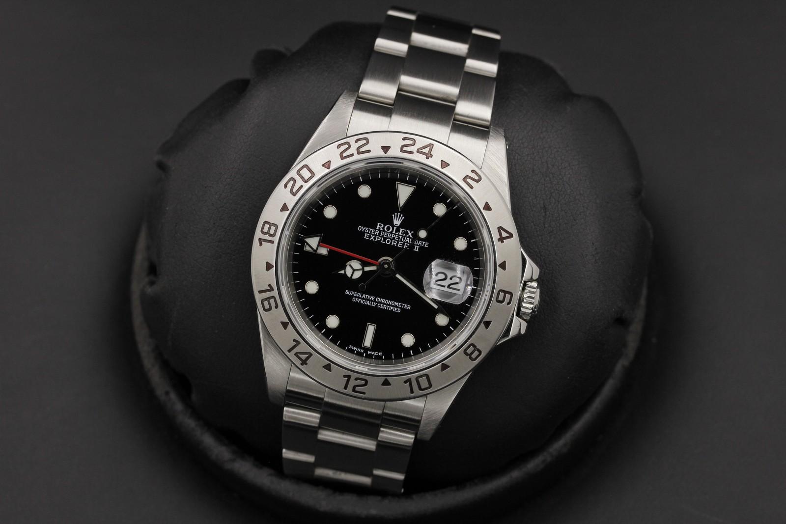 Watch Image 10