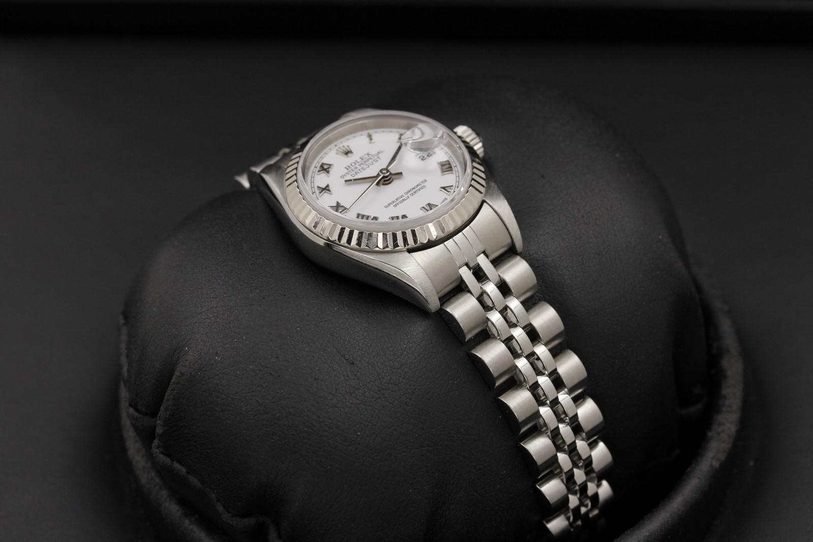 Watch Image 6