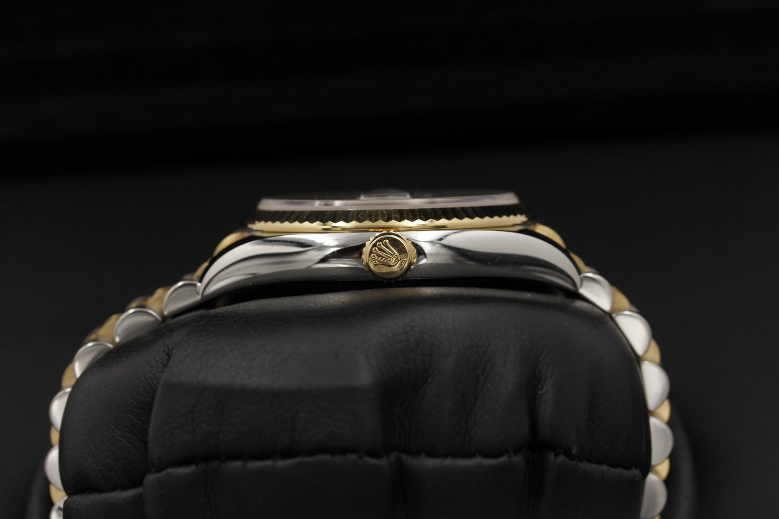 Watch Image 3