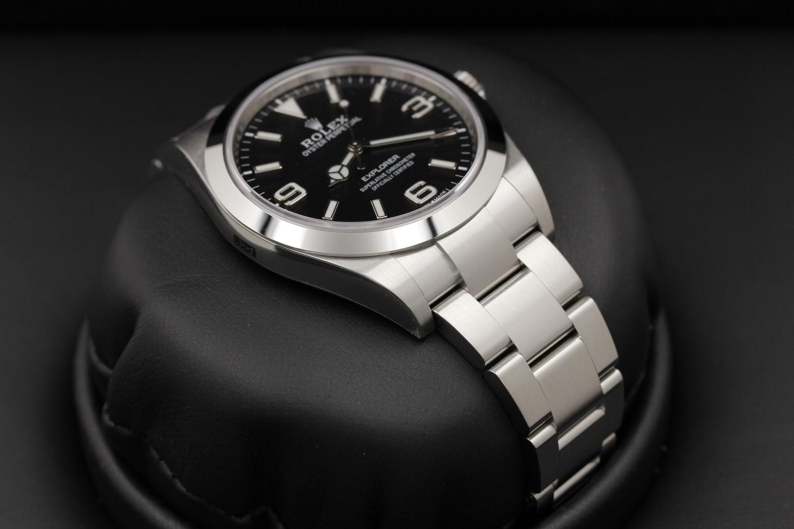 Watch Image 6