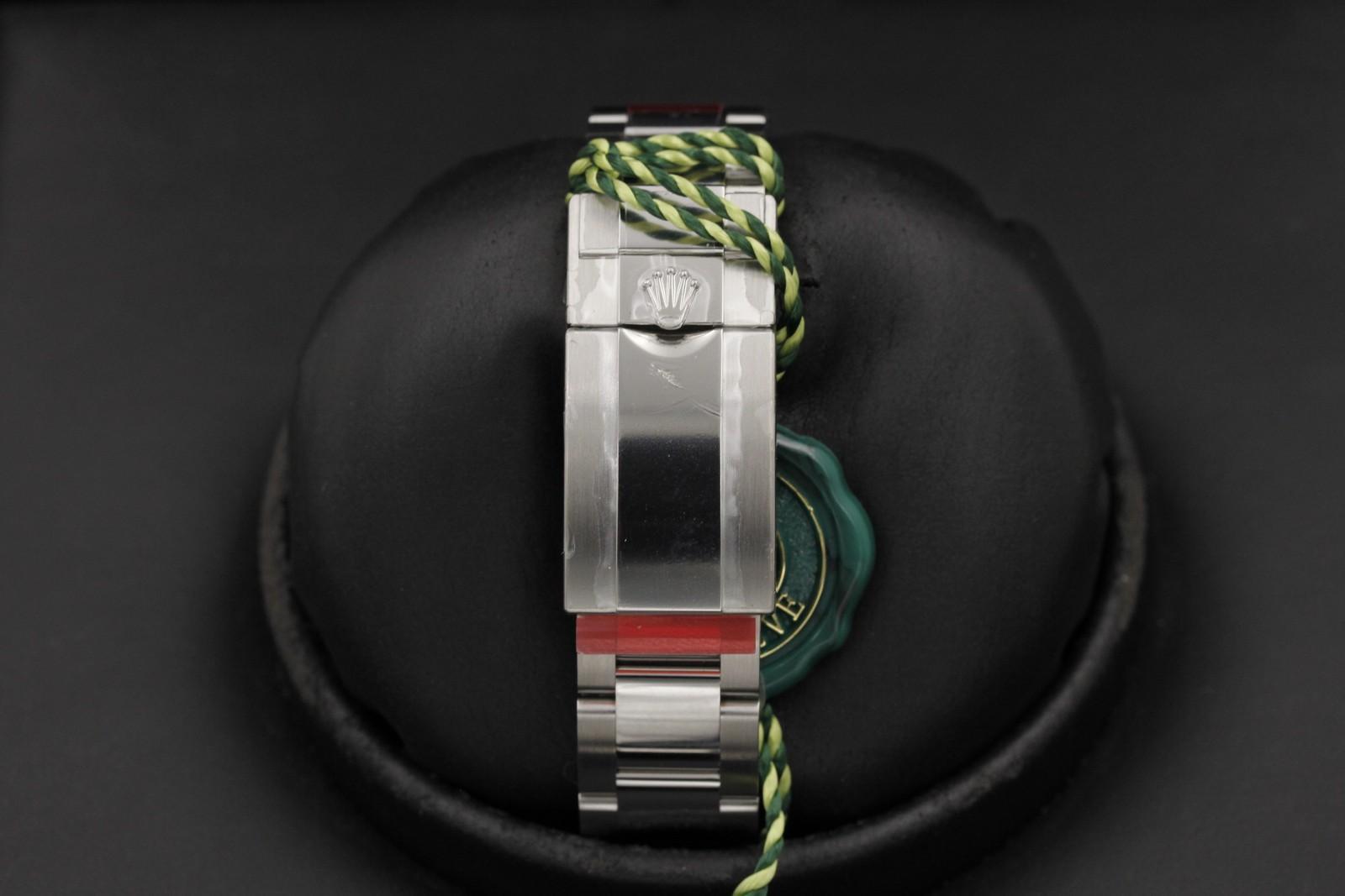 Watch Image 7