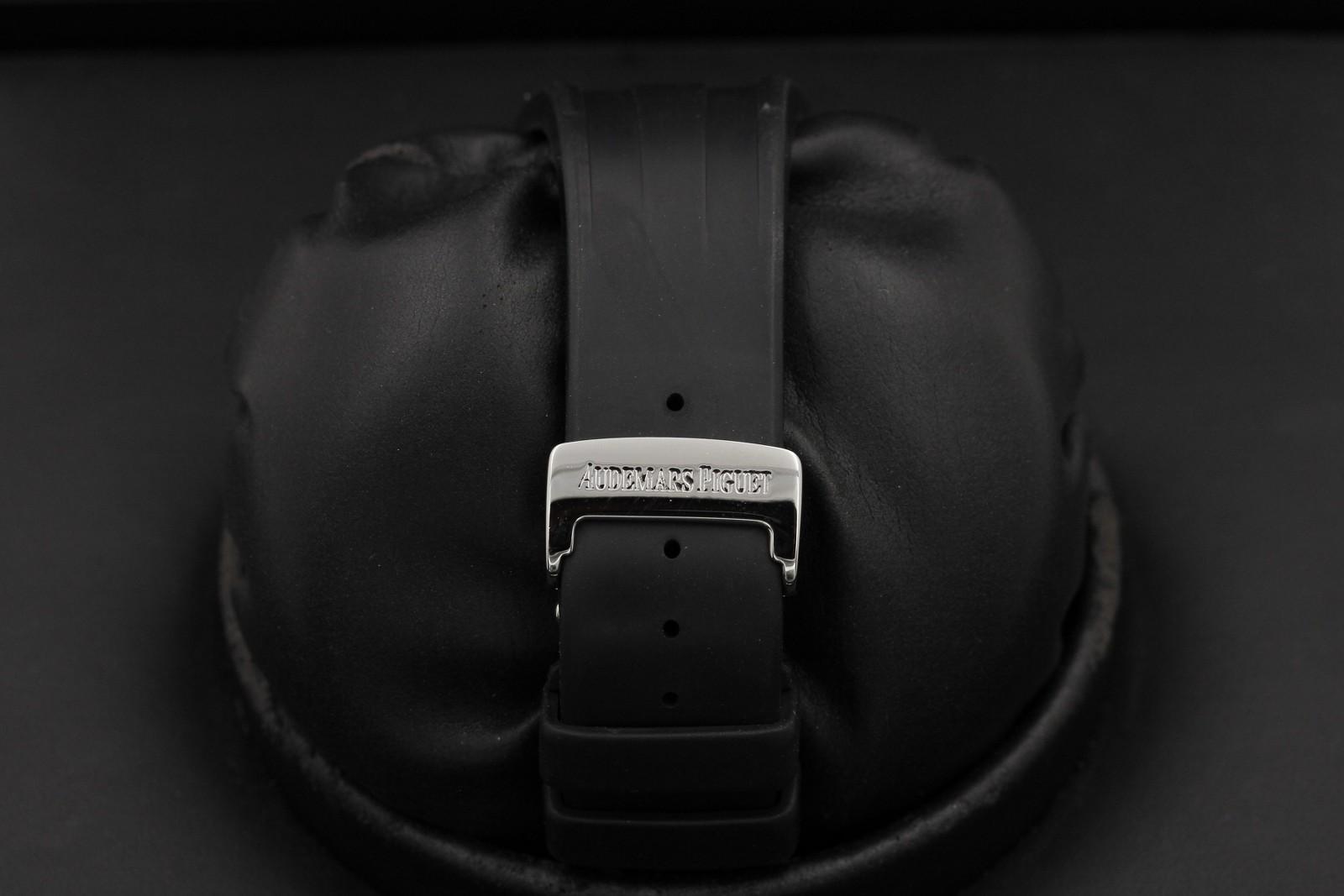 Watch Image 7