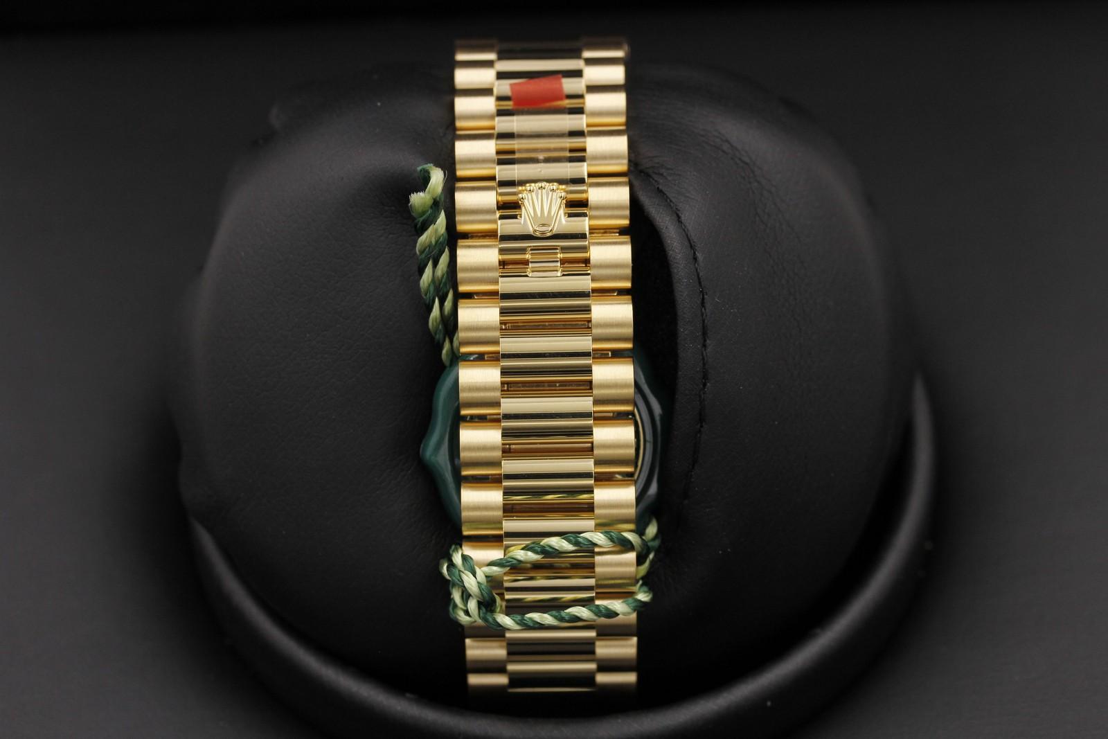 Watch Image 7