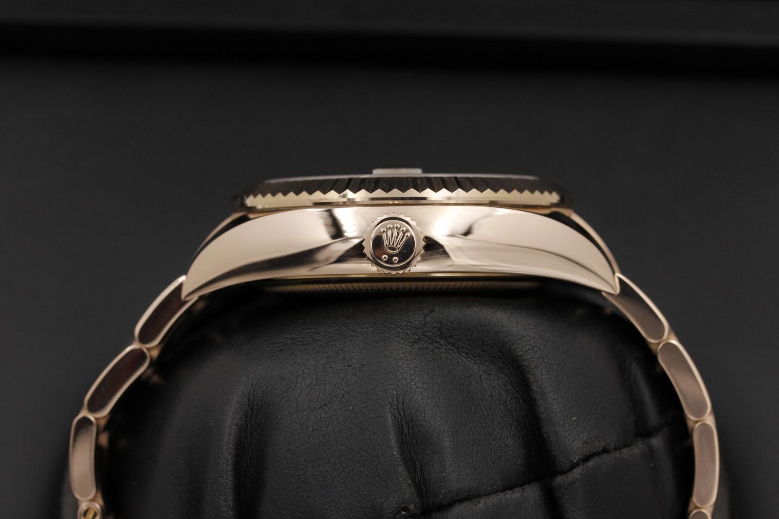 Watch Image 3