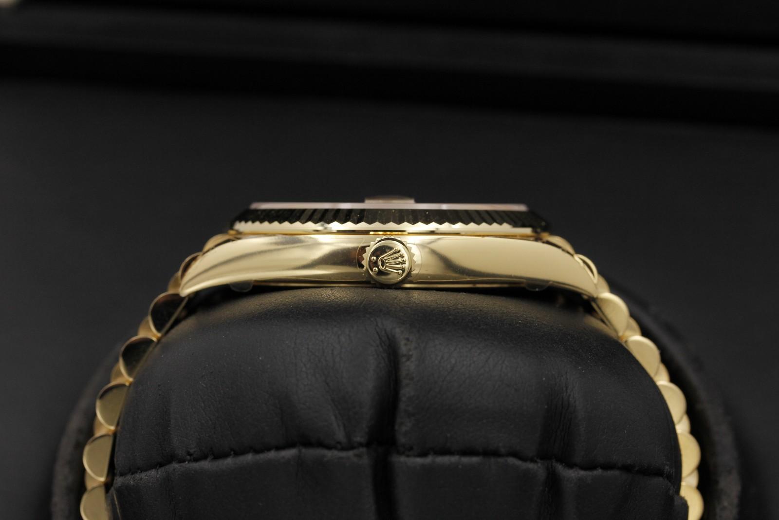 Watch Image 3