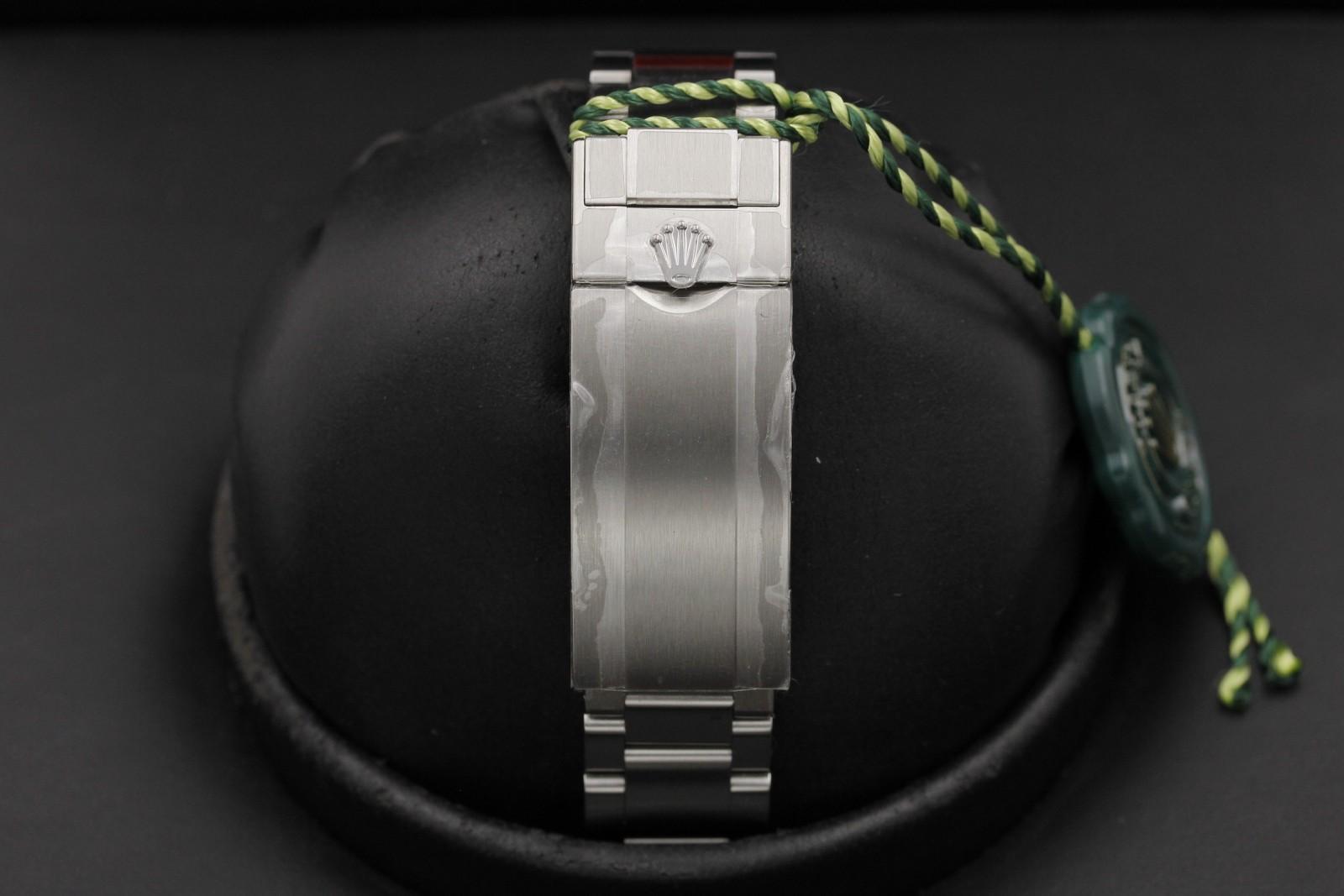 Watch Image 7