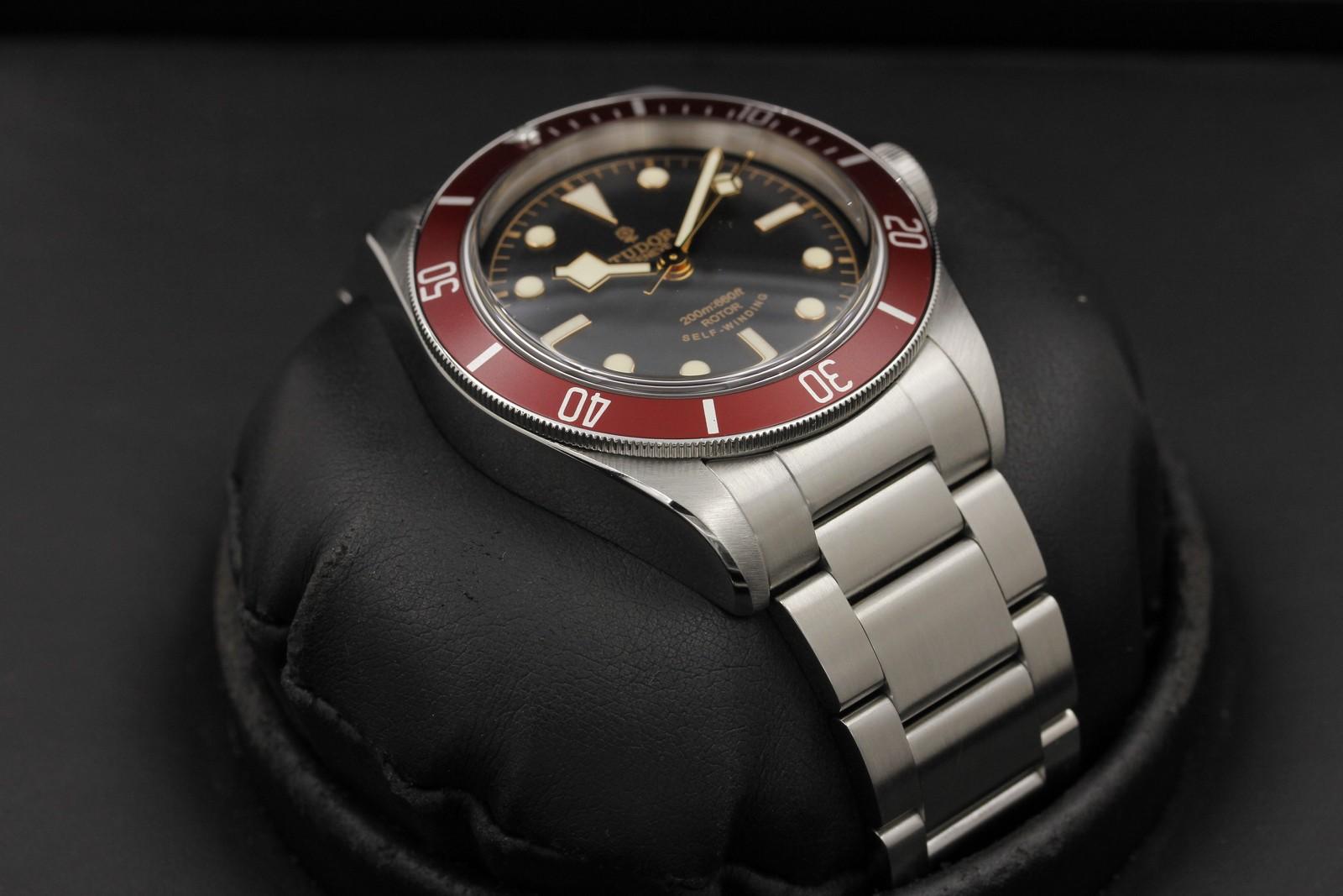 Watch Image 6