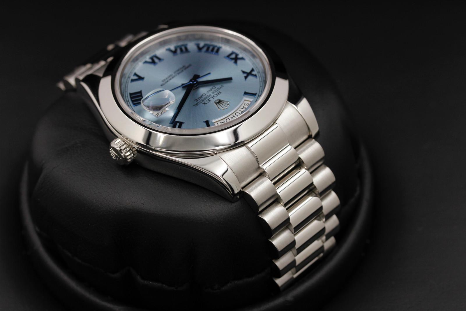 Watch Image 4