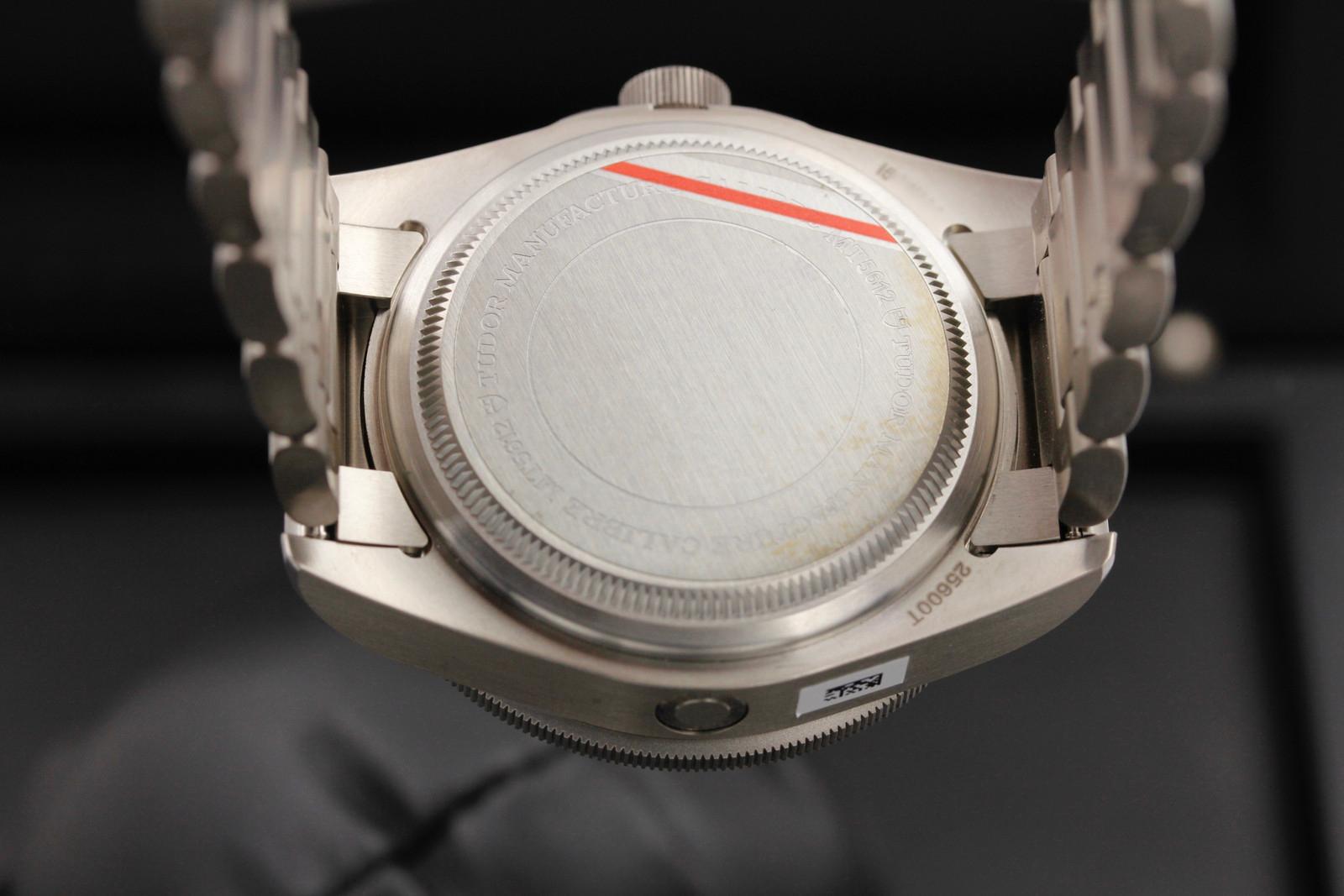 Watch Image 10