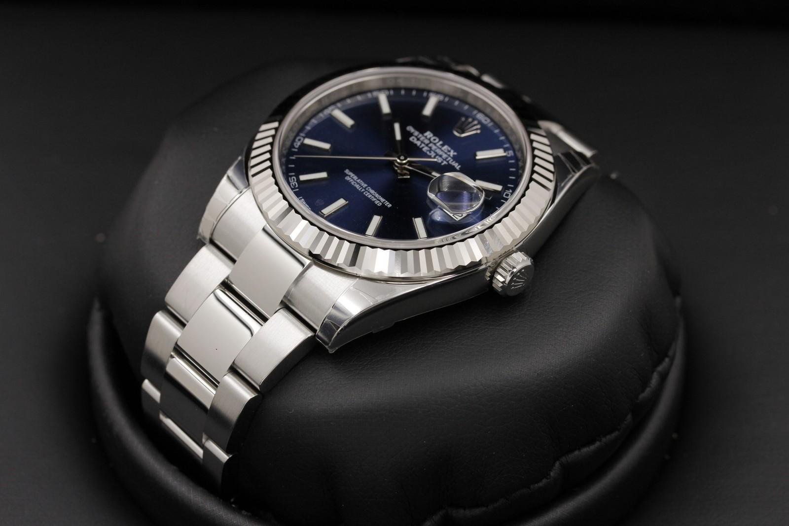 Watch Image 2