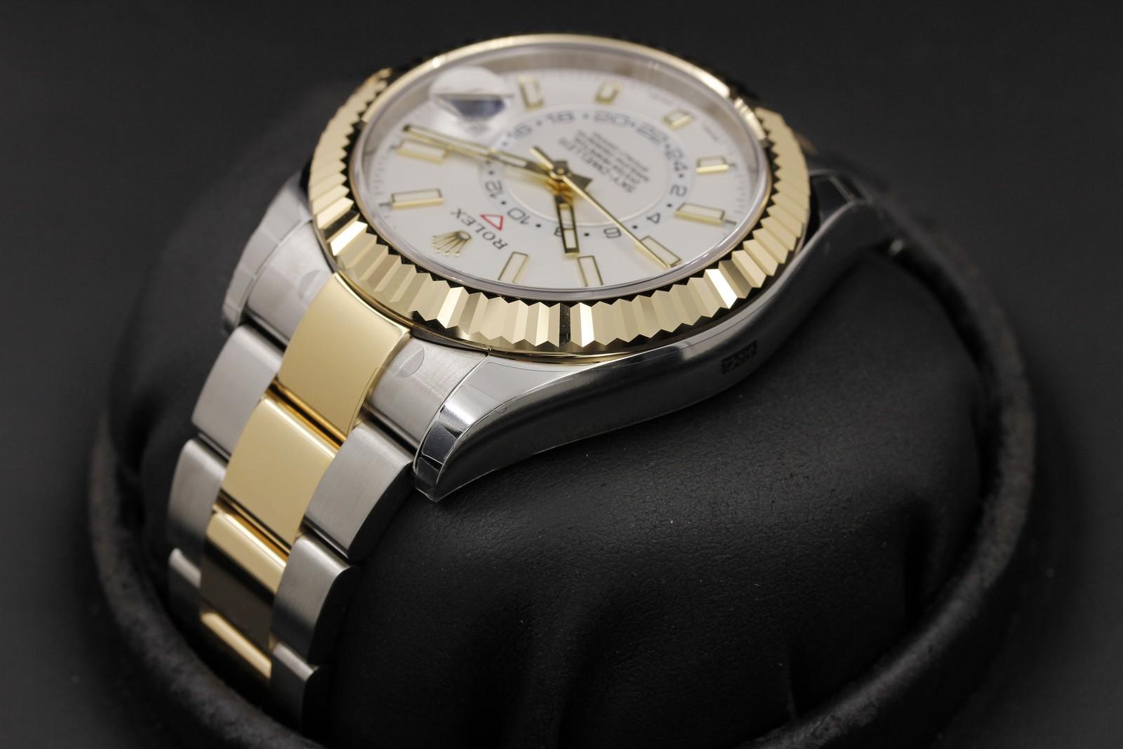 Watch Image 5