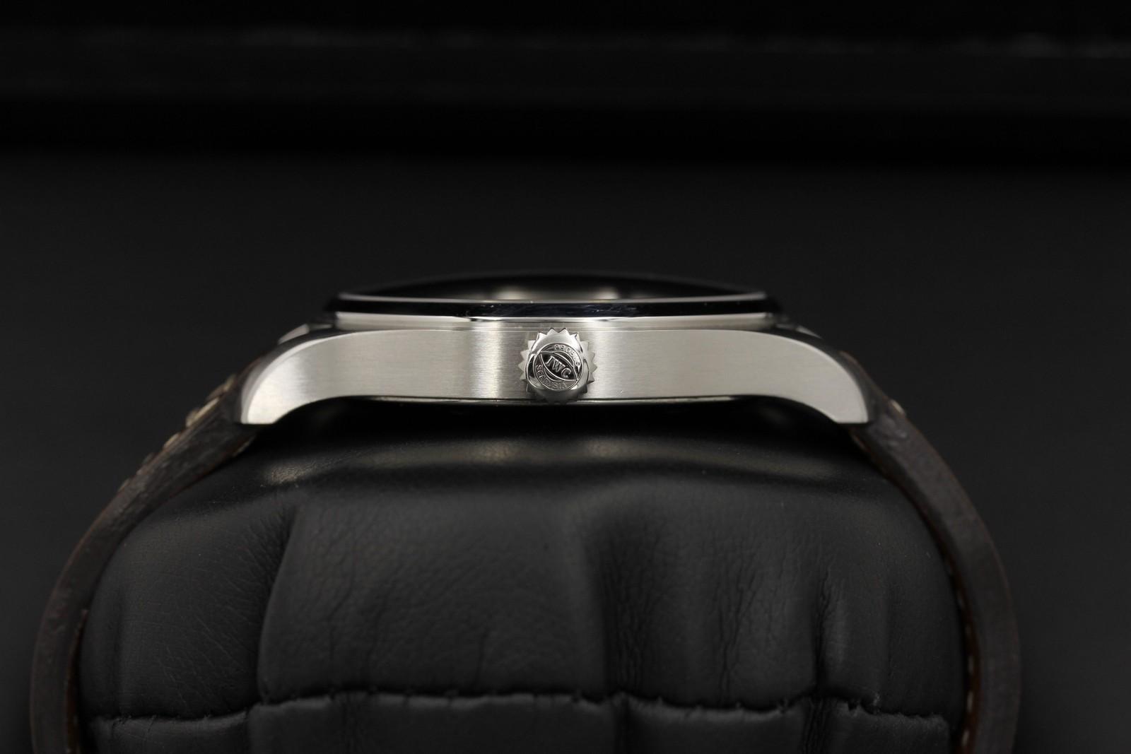 Watch Image 3