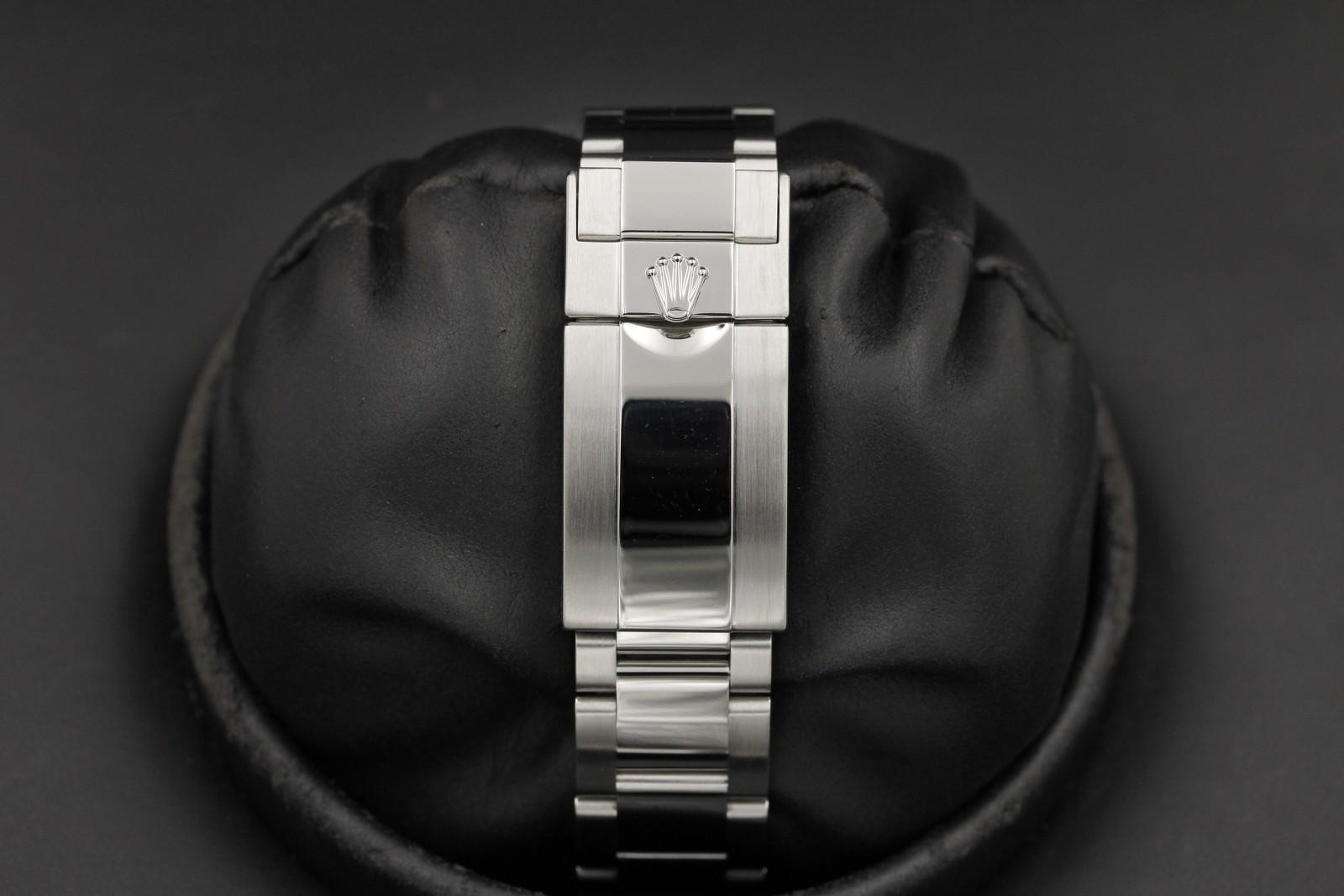 Watch Image 7